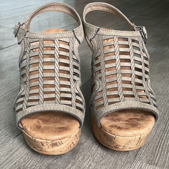 🎉HP🎉Like New Maurices Woman’s Francie Gray Strappy Cork Wedge Heels - Picture 6 of 9